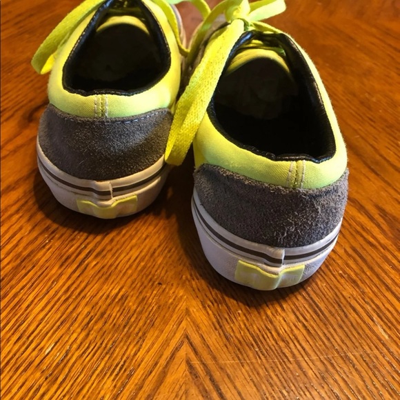 Girls Vans size 2.5 - Picture 4 of 9